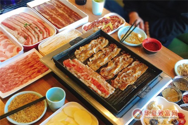 小故事烤肉加盟